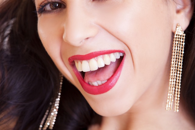 Stralend witte tanden: tips en tricks voor thuis